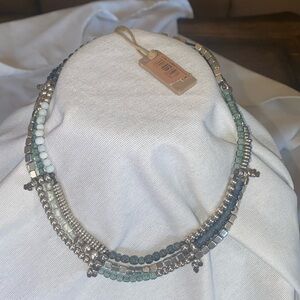 NWT UNO de 50 Boling 3 strand Nevklace. Light/dark blue w/ silver beads.